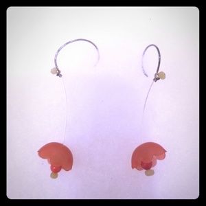 NWOT Tullip Style Earrings